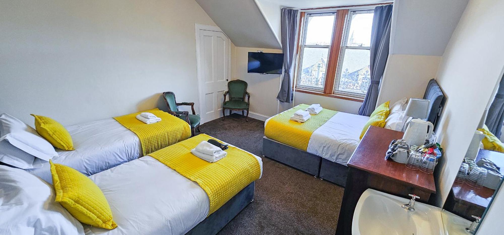 Classic Quadruple Room